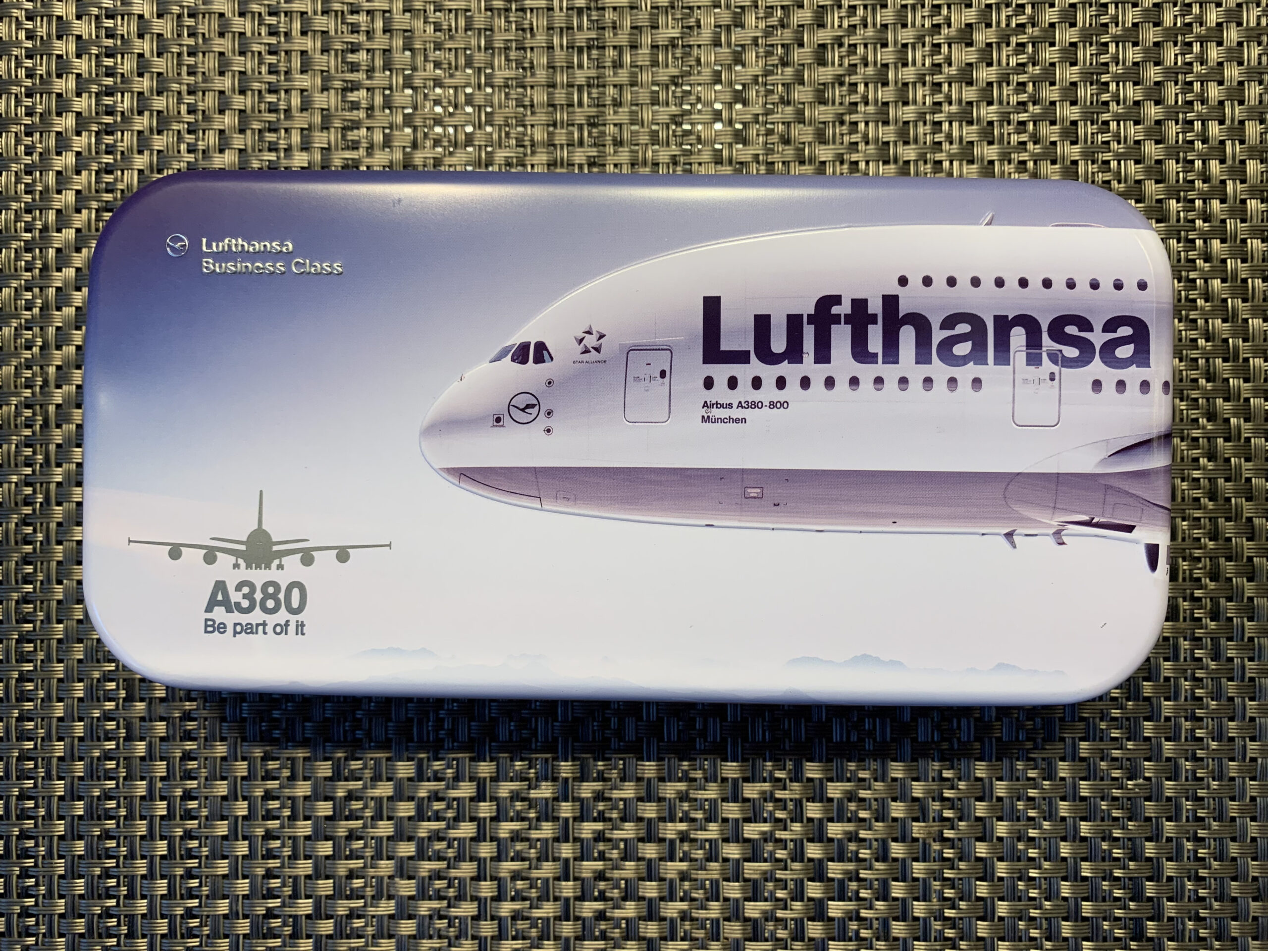Review Lufthansa Business Class Amenity Kit A380 Edition
