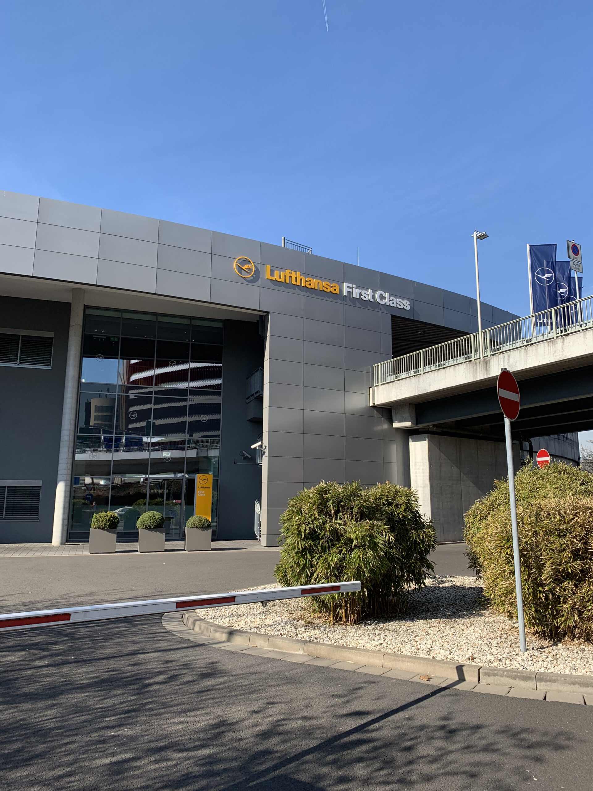 New Review Lufthansa First Class Terminal Frankfurt FRA