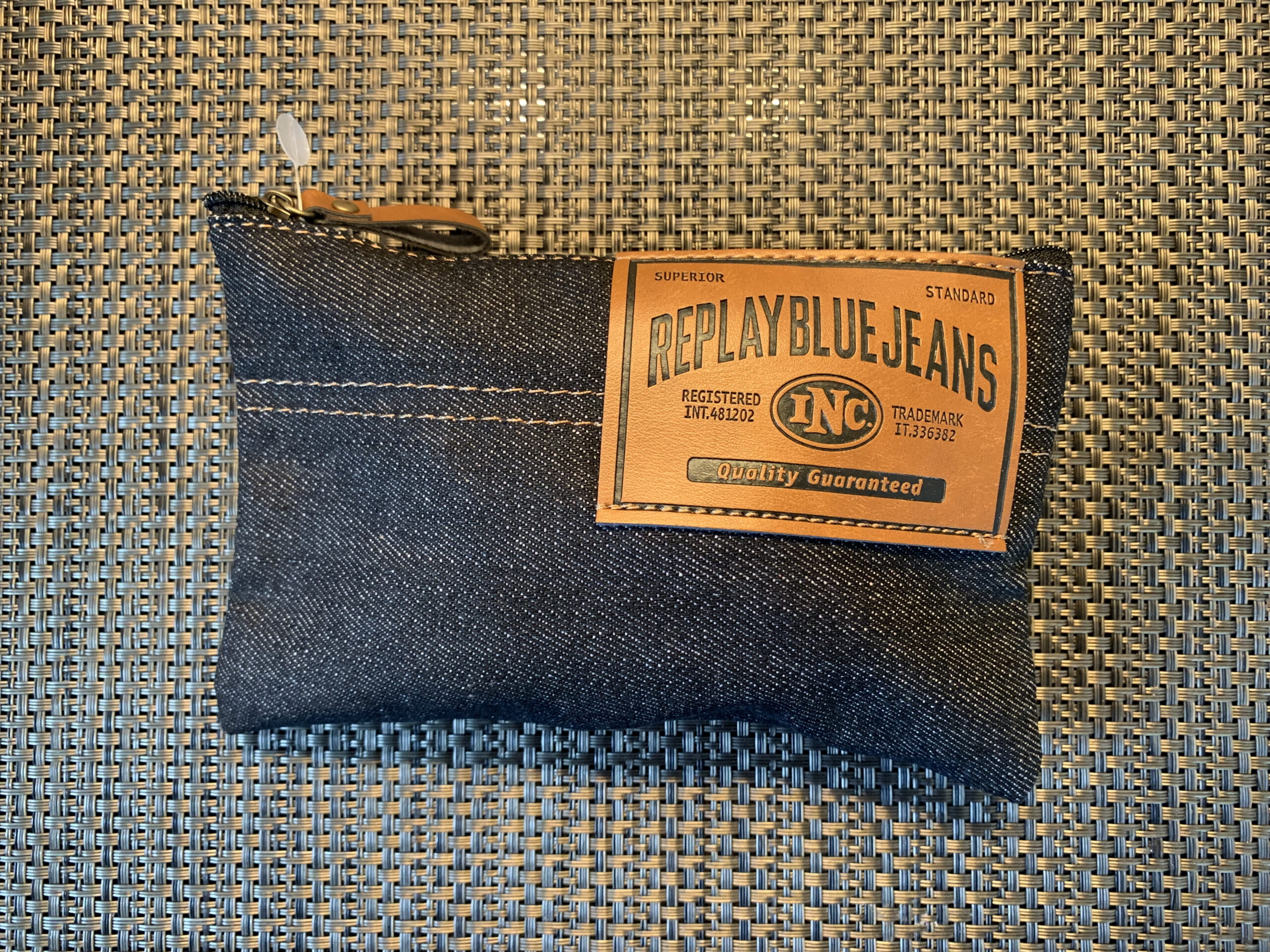 Review Lufthansa Premium Economy Amenity Kit