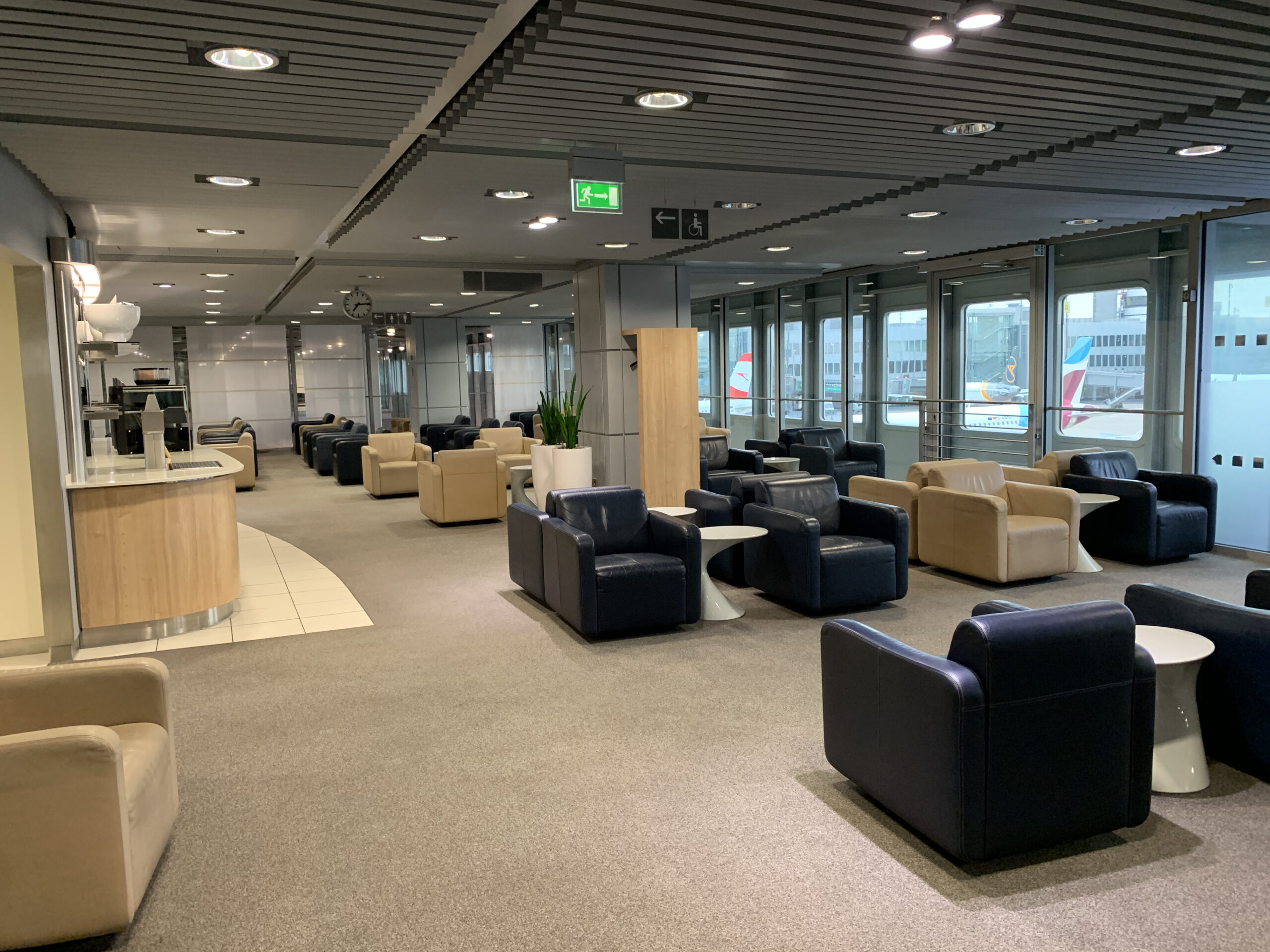 Senator Lufthansa Lounge Düsseldorf (DUS) – während Corona