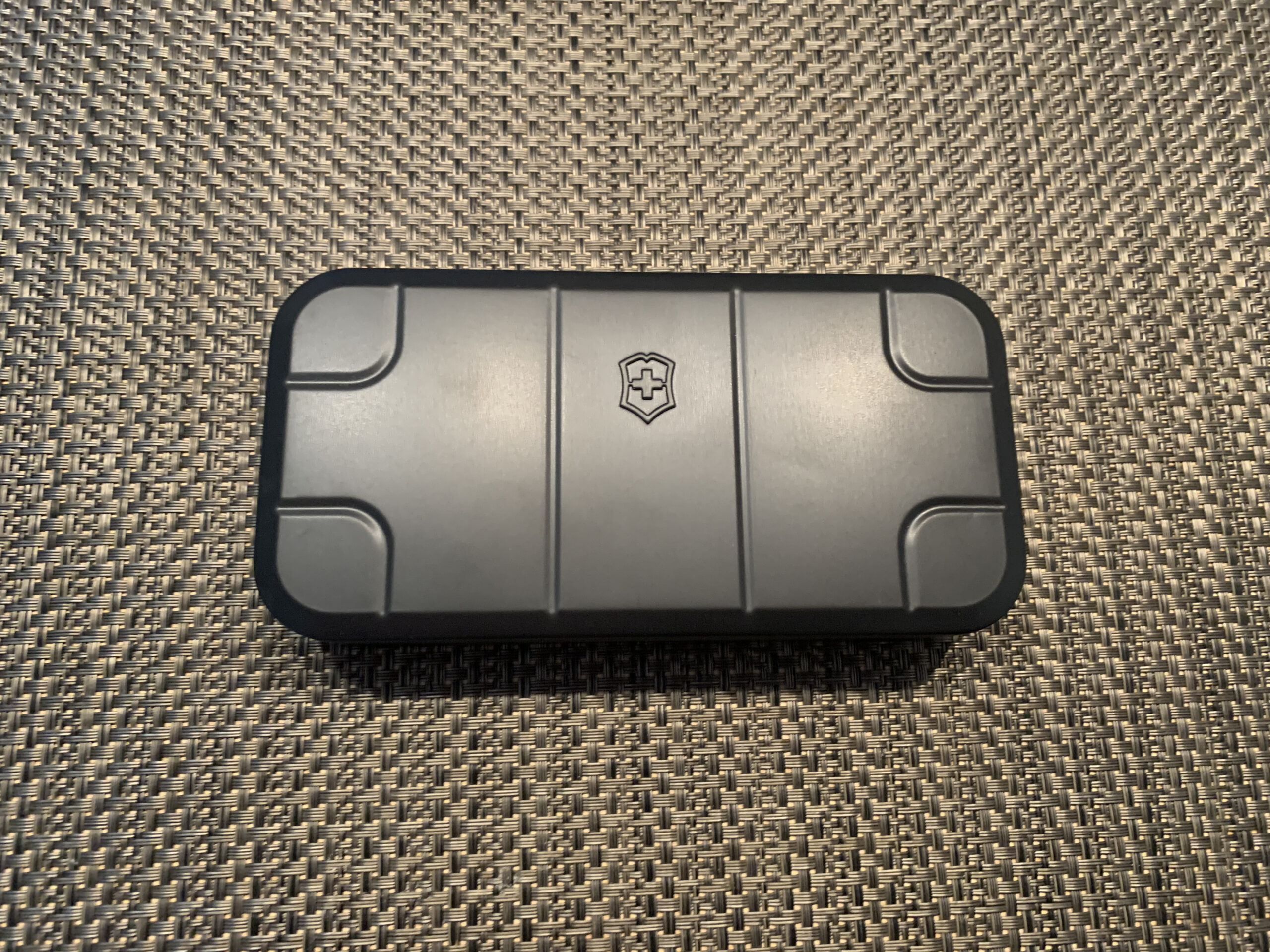 New Review Swiss Business Class Amenity Kit (Victorinox – Blechdose)