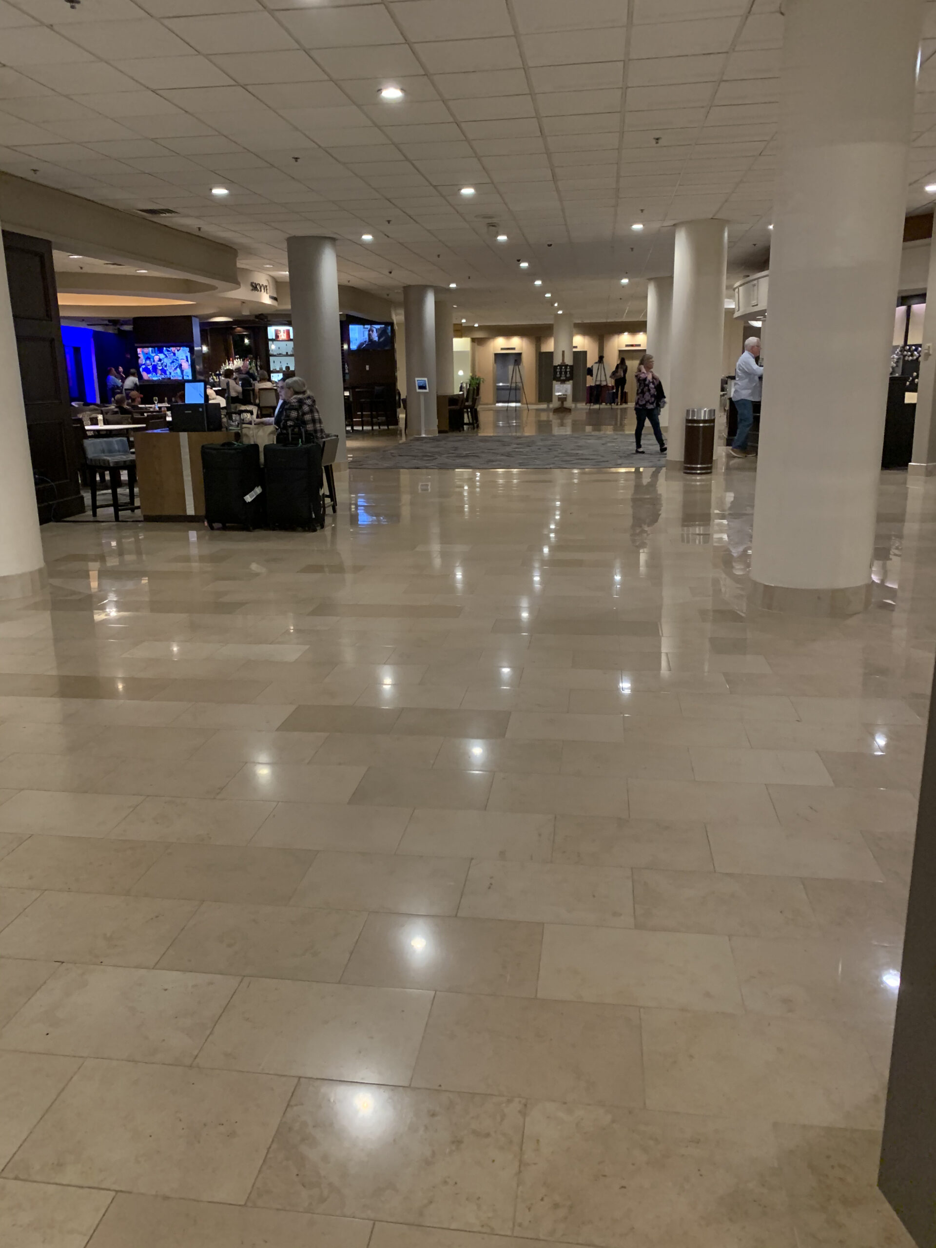 New Review – Tampa Airport Marriott – Ideal für späte Ankünfte